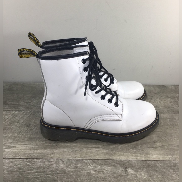 Dr. Martens Shoes - Doc Martens White Womens 1460 11822 Smooth Leather Virginia Boots Size UK 7 US 9